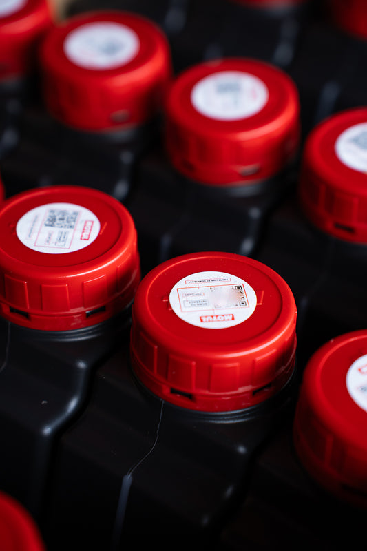 Motul 7000 10W40 – Nhớt bán tổng hợp cho xe côn tay, hiệu suất vượt trội