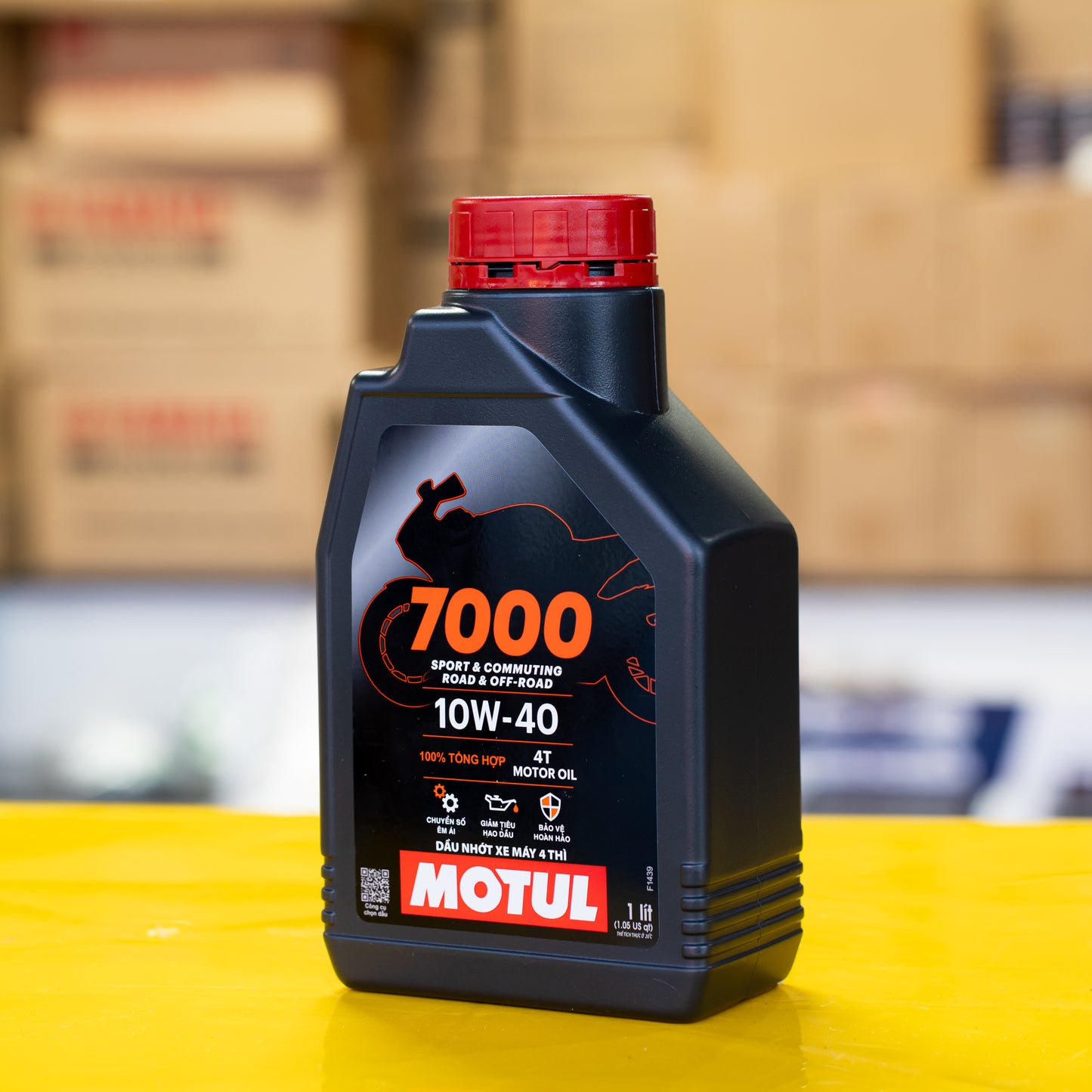 Motul 7000 10W40 – Nhớt bán tổng hợp cho xe côn tay, hiệu suất vượt trội