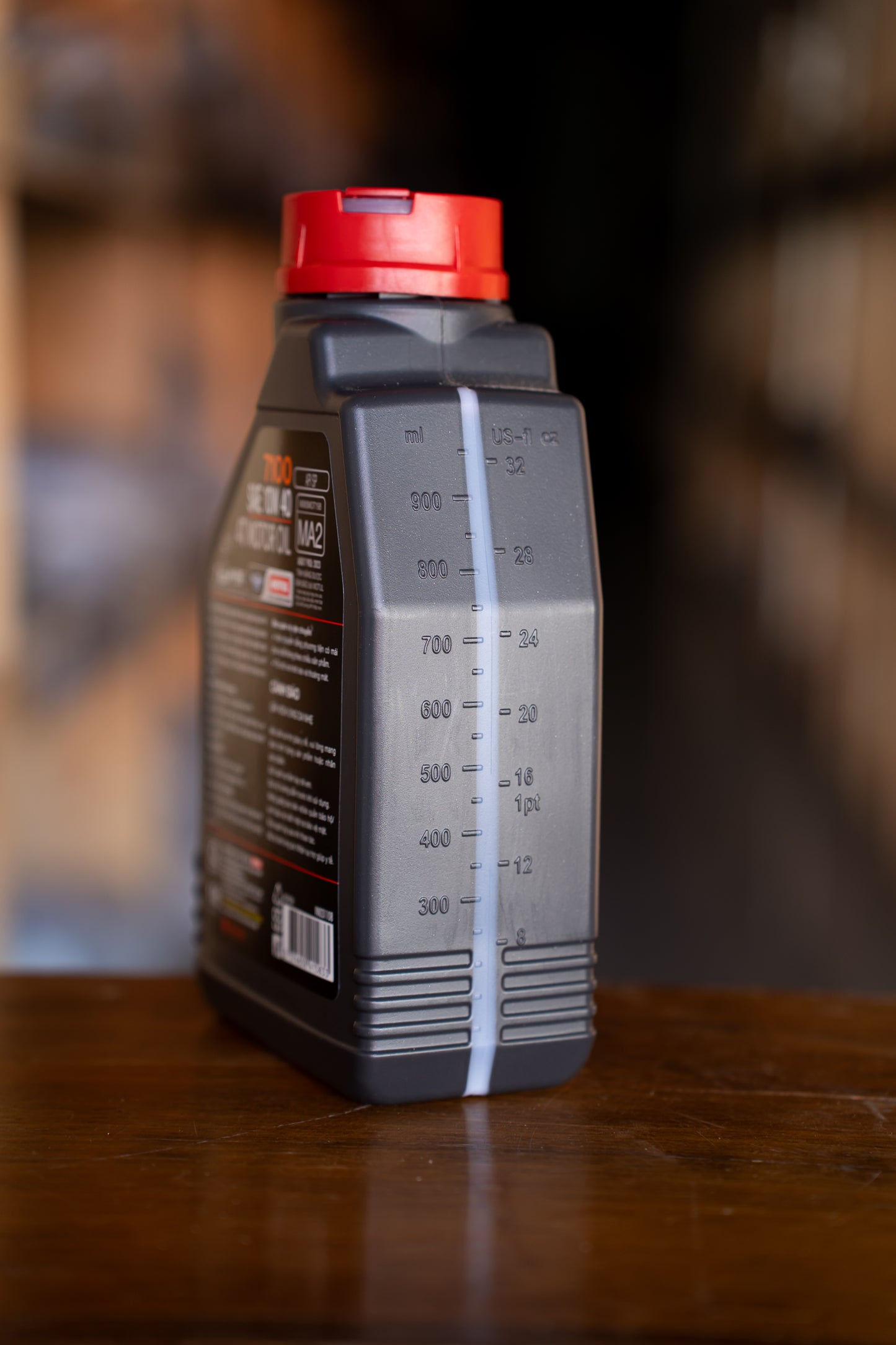 Motul 7100 10W40 – Nhớt tổng hợp cao cấp dành cho xe côn tay