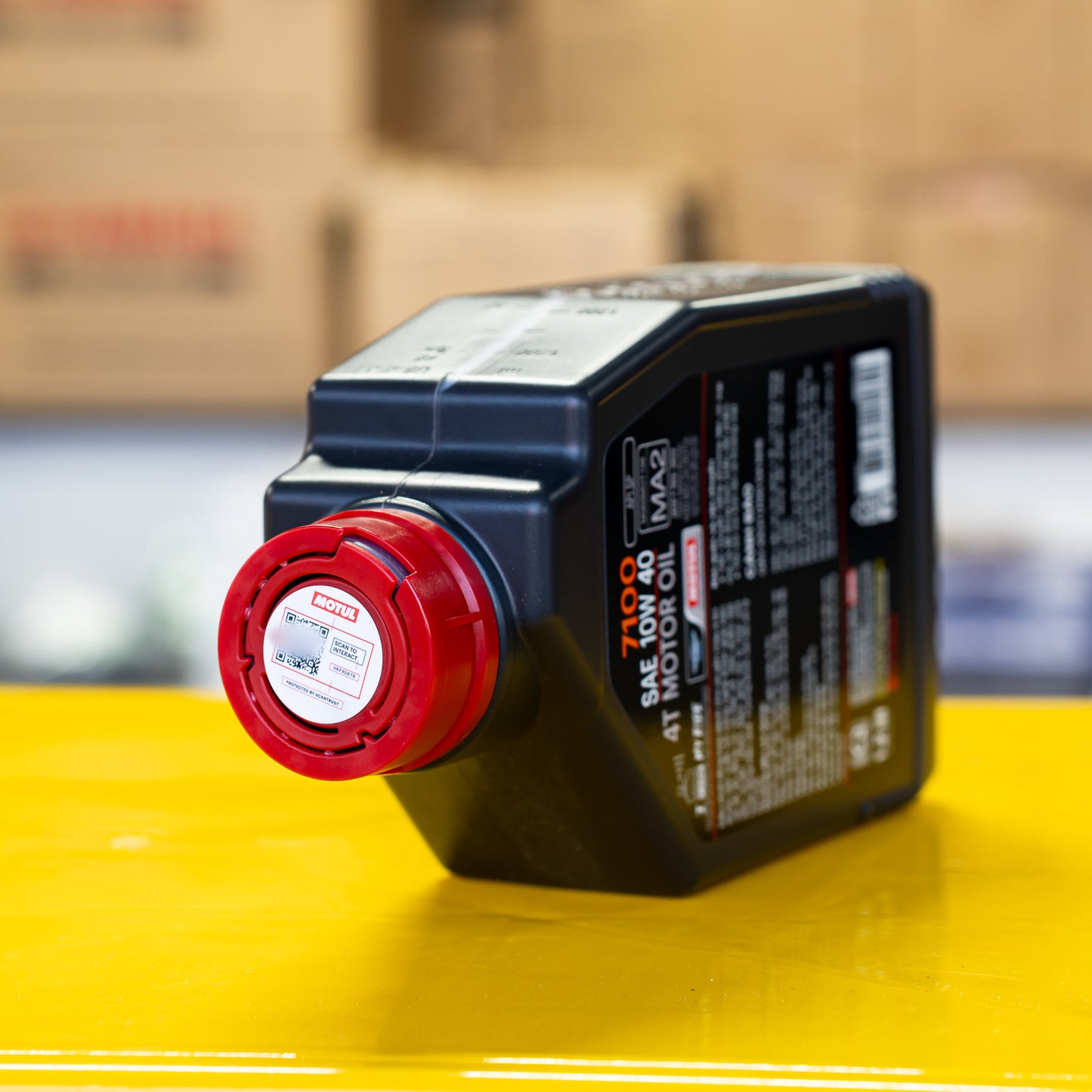 Motul 7100 10W40 – Nhớt tổng hợp cao cấp dành cho xe côn tay