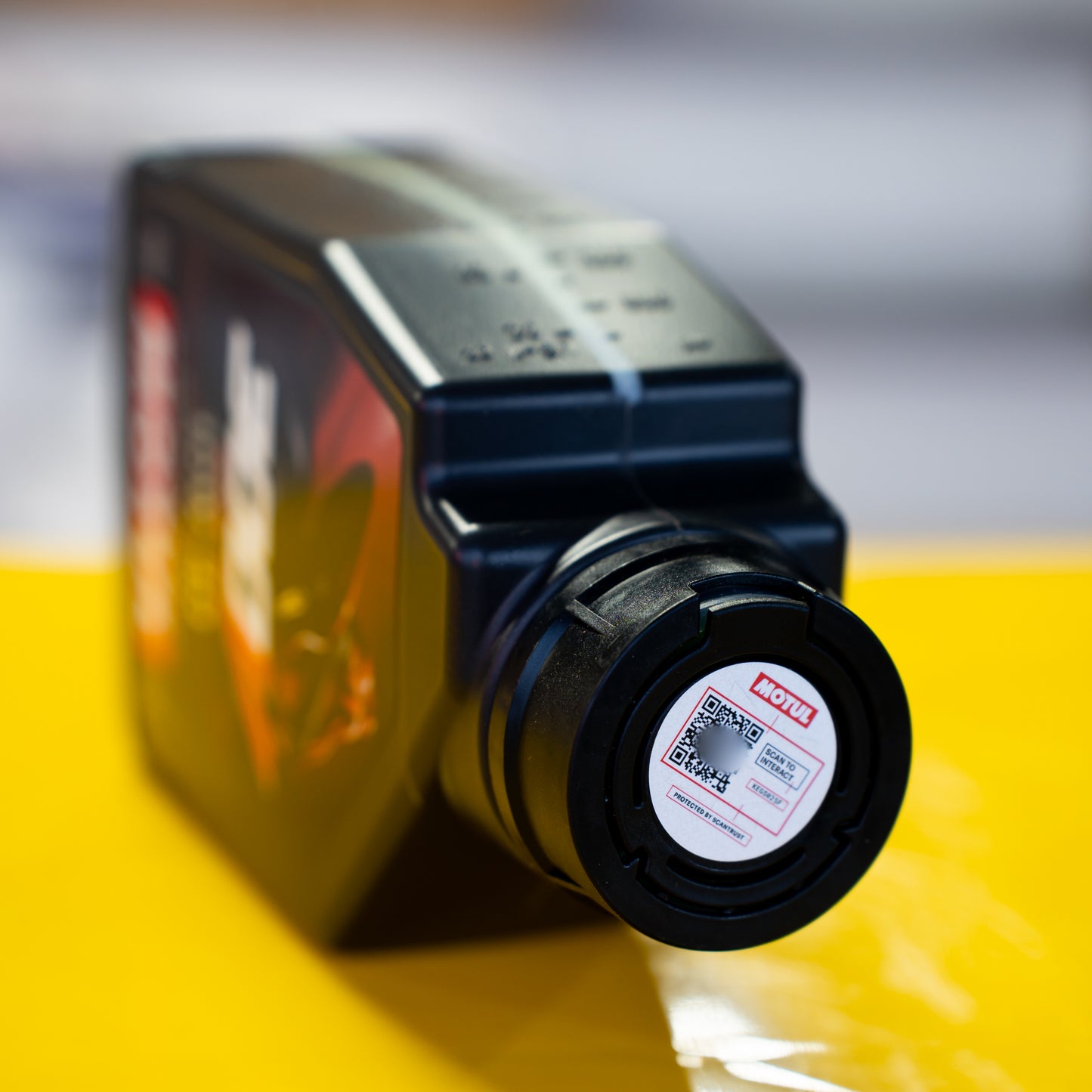 Motul 300V 10W40 Factory Line – Chuẩn đua, đỉnh cao công nghệ nhớt xe máy